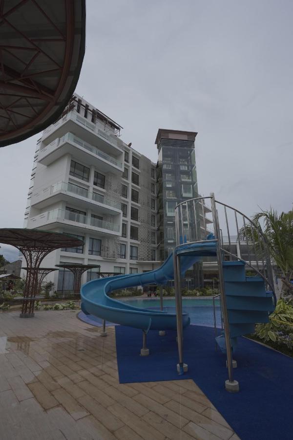 Winrich Hotel Mactan Exteriör bild