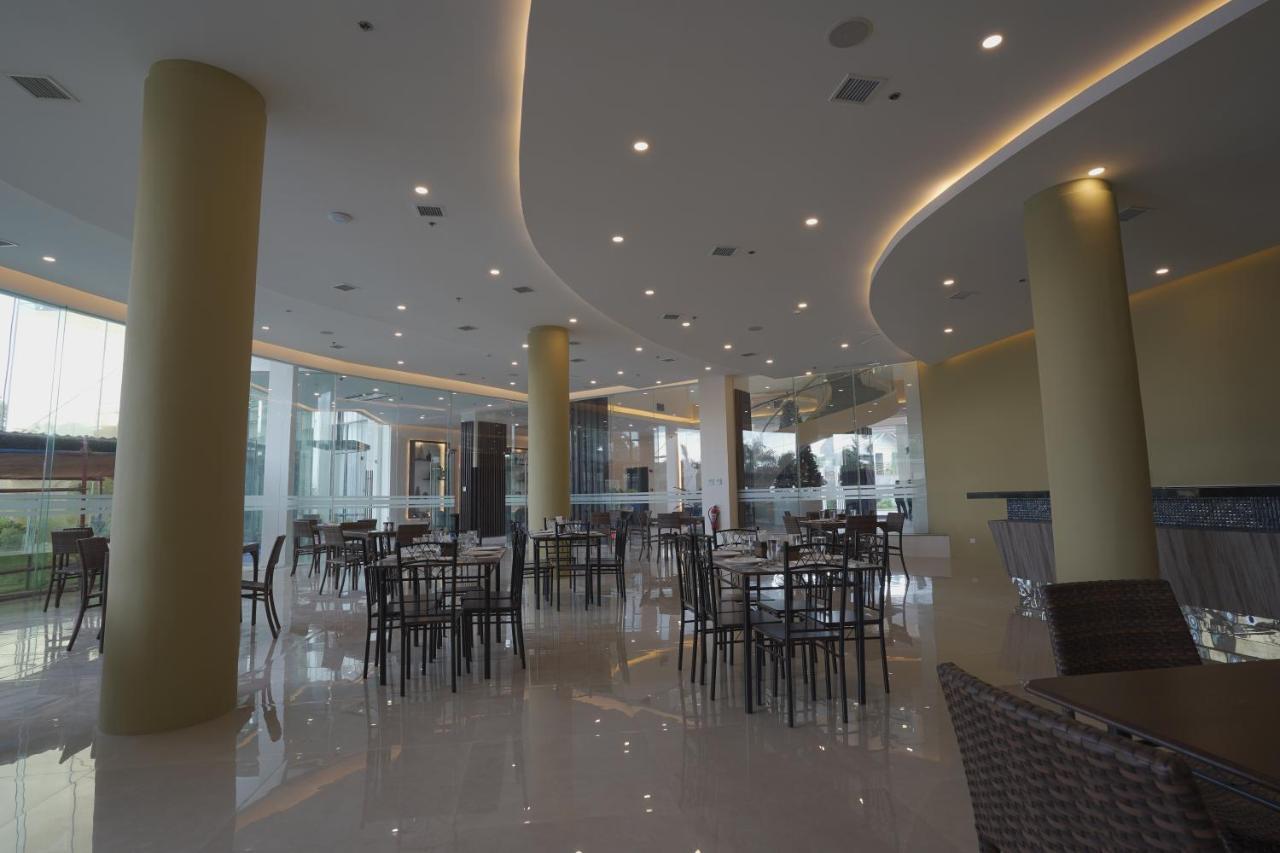 Winrich Hotel Mactan Exteriör bild