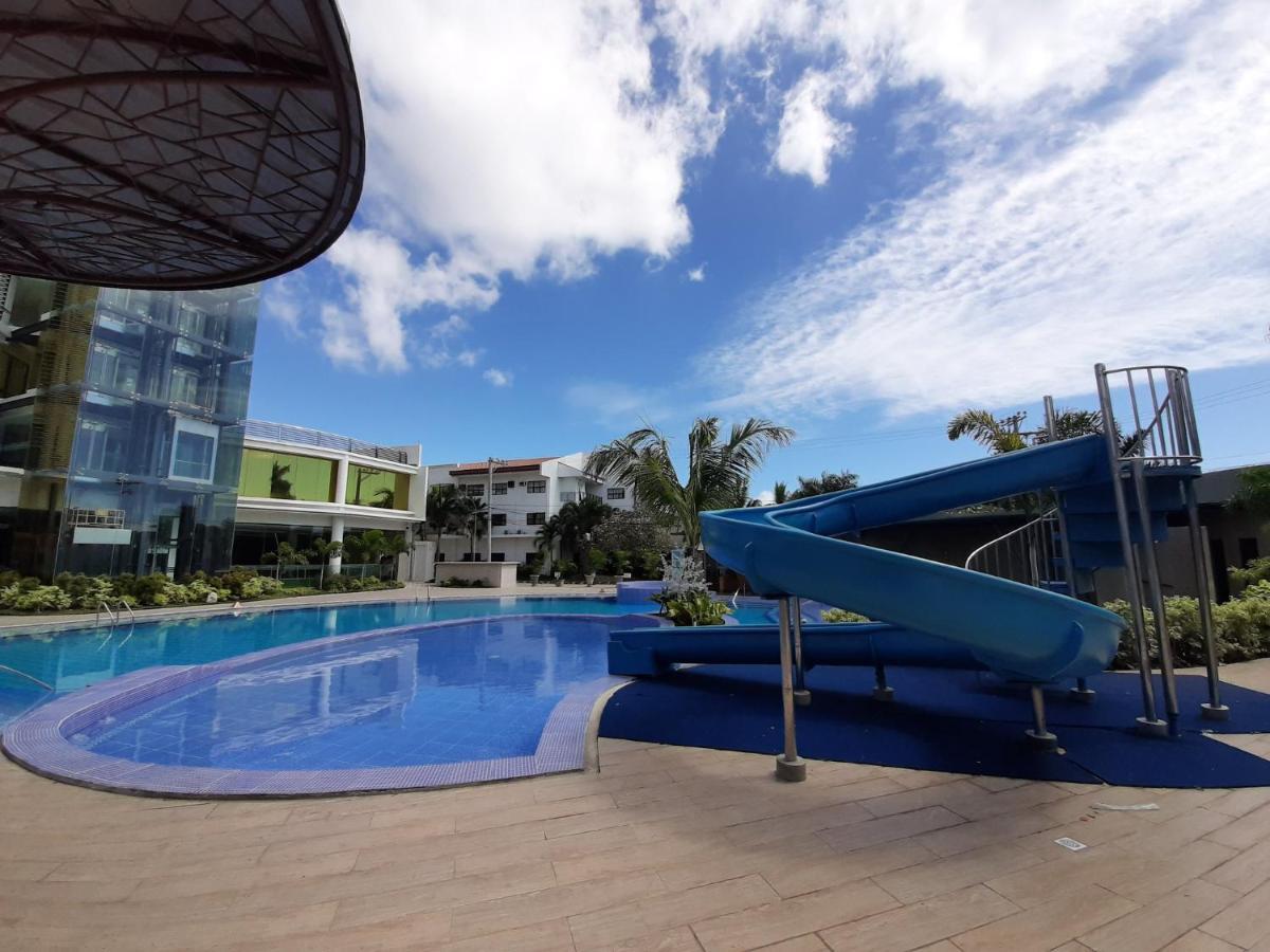 Winrich Hotel Mactan Exteriör bild