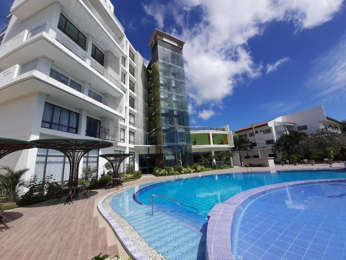 Winrich Hotel Mactan Exteriör bild