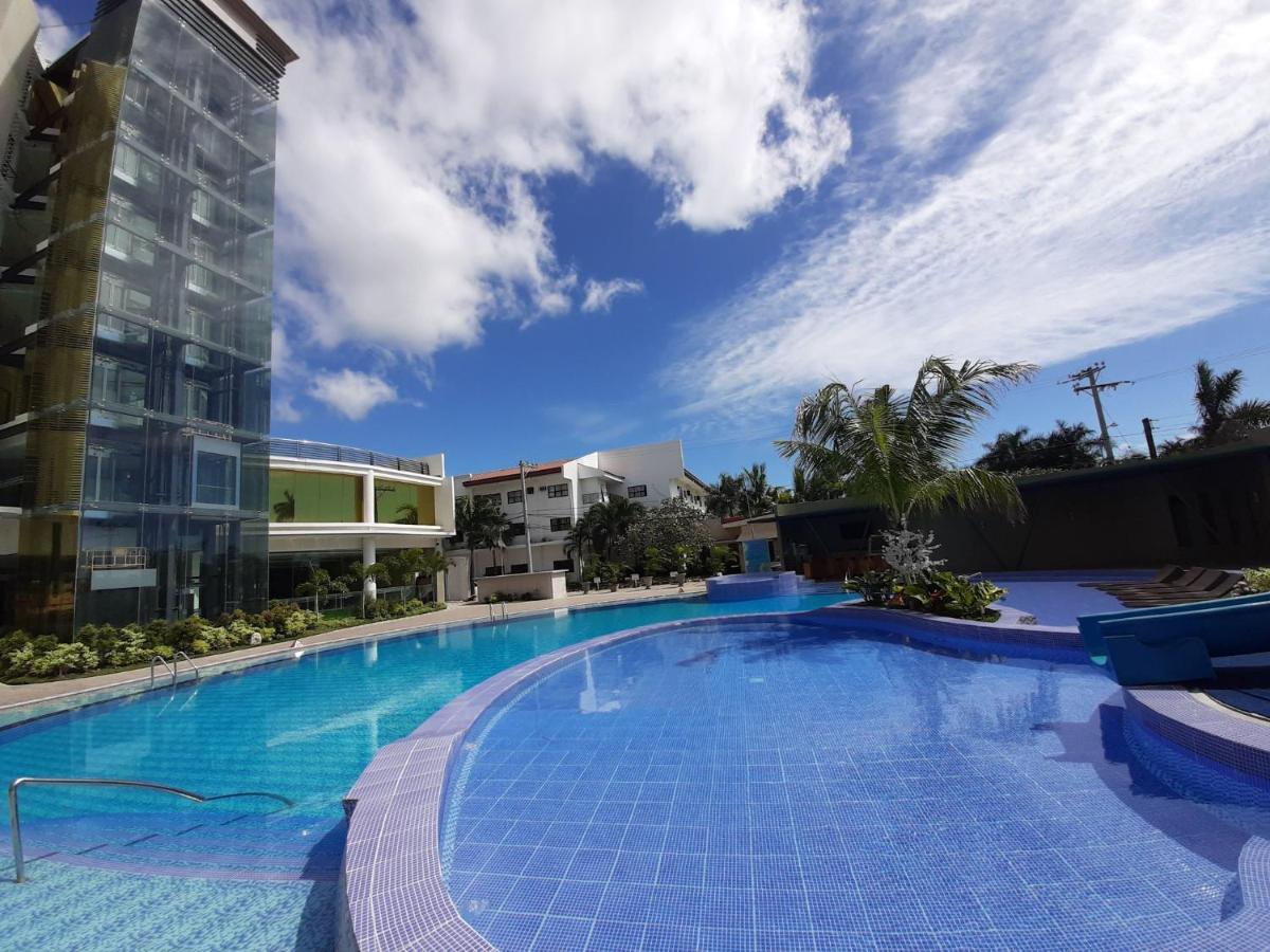Winrich Hotel Mactan Exteriör bild